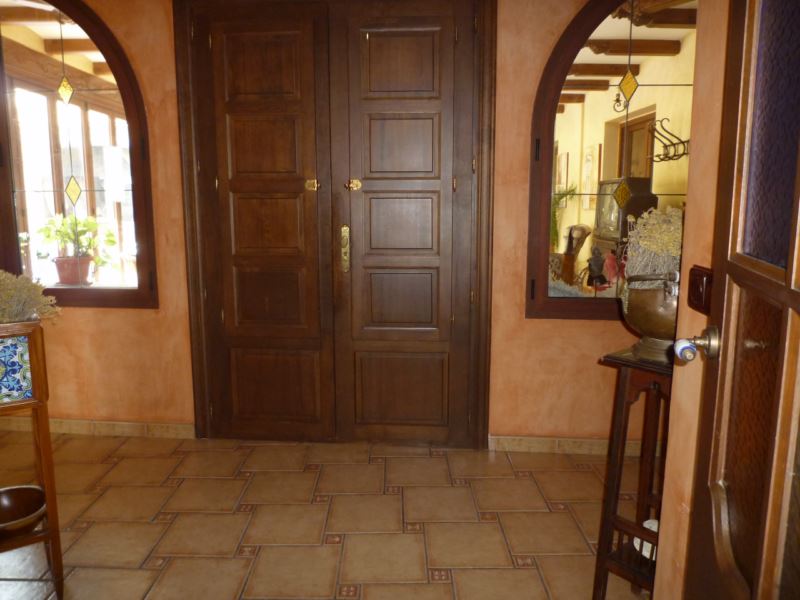 Piso_en_San_Miguel,_Flat_in_San_Miguel,_étage_dans_San_Miguel,_Шрифт_EusthaliaSansStamped