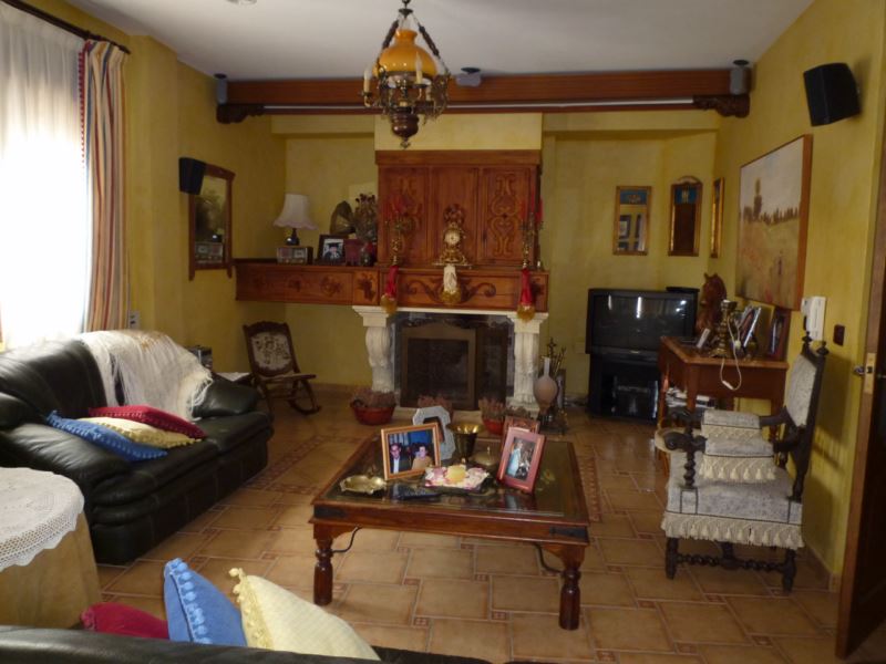 Piso_en_San_Miguel,_Flat_in_San_Miguel,_étage_dans_San_Miguel,_Шрифт_EusthaliaSansStamped